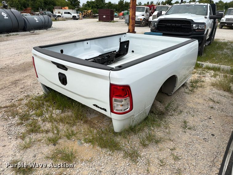image for item EO8681 Pickup truck bed