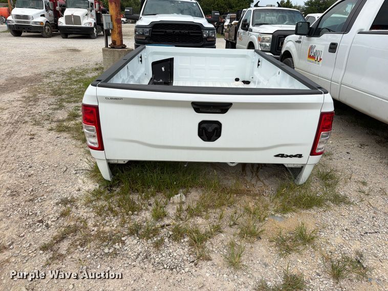 image for item EO8681 Pickup truck bed