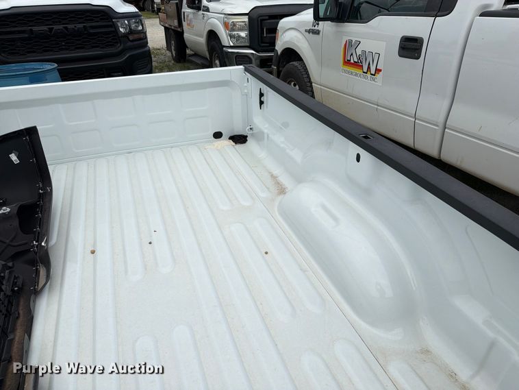 image for item EO8681 Pickup truck bed