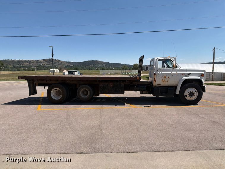 image for item ER1892 1985 GMC C7 flatbed truck