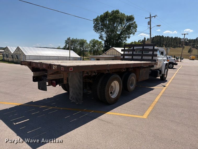 image for item ER1892 1985 GMC C7 flatbed truck