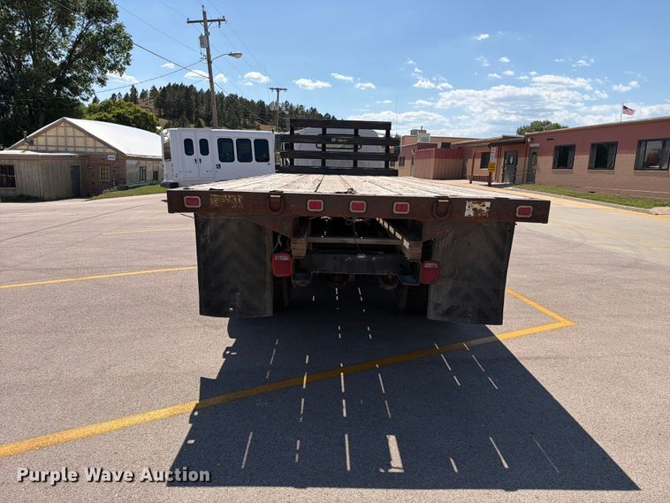 image for item ER1892 1985 GMC C7 flatbed truck