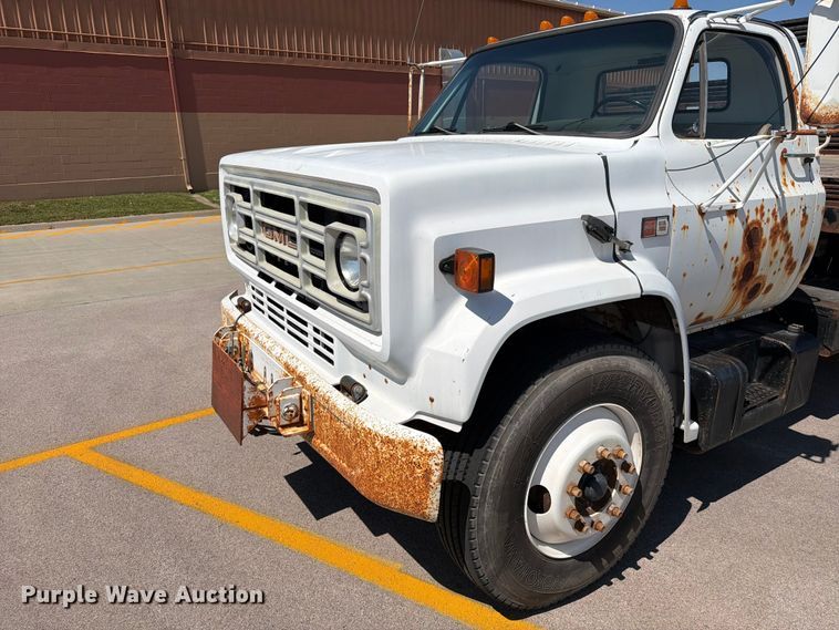 image for item ER1892 1985 GMC C7 flatbed truck