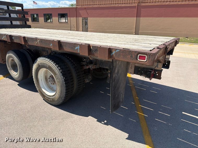image for item ER1892 1985 GMC C7 flatbed truck