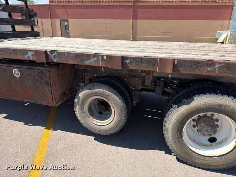 image for item ER1892 1985 GMC C7 flatbed truck