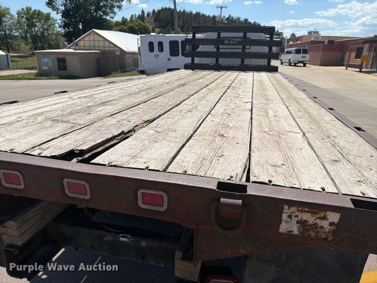 image for item ER1892 1985 GMC C7 flatbed truck