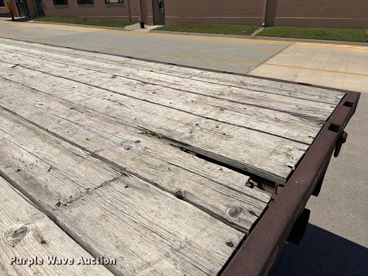 image for item ER1892 1985 GMC C7 flatbed truck