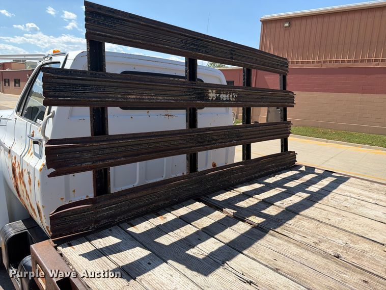 image for item ER1892 1985 GMC C7 flatbed truck