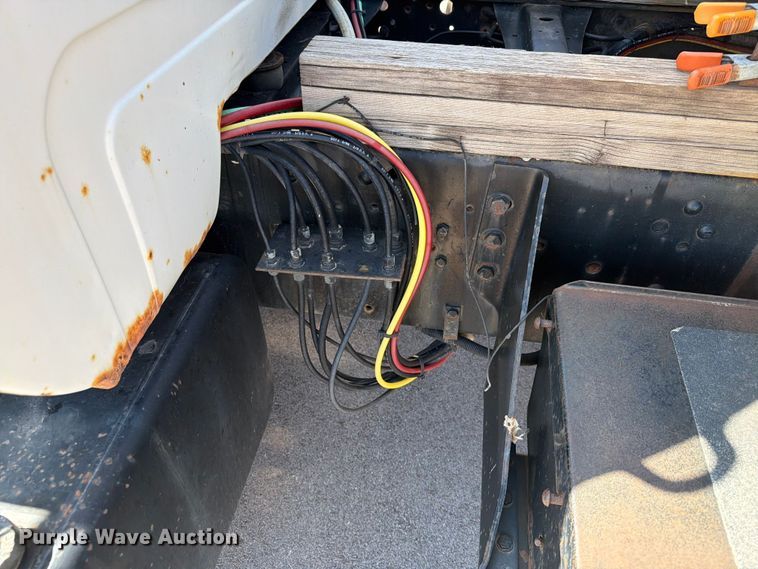 image for item ER1892 1985 GMC C7 flatbed truck