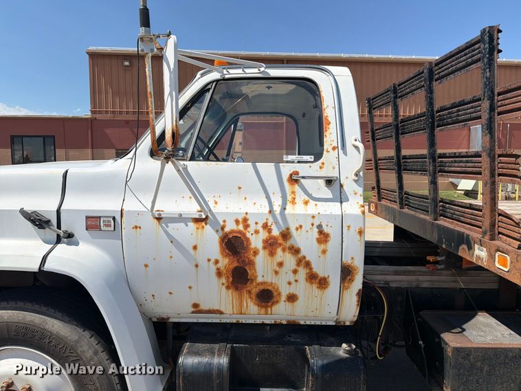 image for item ER1892 1985 GMC C7 flatbed truck