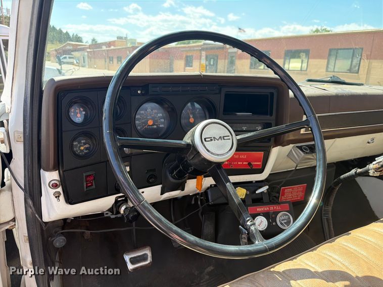 image for item ER1892 1985 GMC C7 flatbed truck