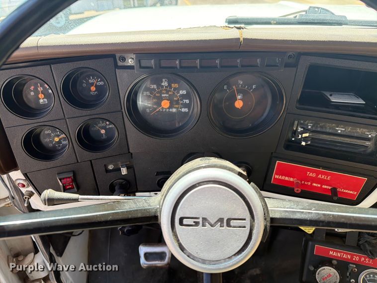 image for item ER1892 1985 GMC C7 flatbed truck