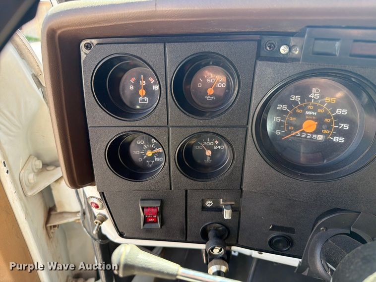 image for item ER1892 1985 GMC C7 flatbed truck