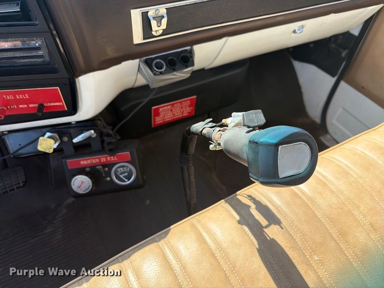 image for item ER1892 1985 GMC C7 flatbed truck