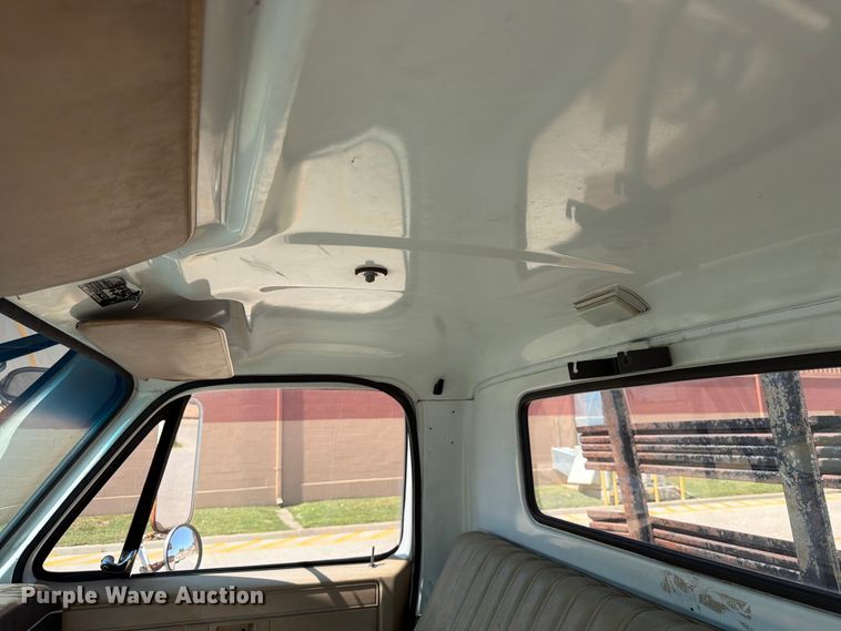 image for item ER1892 1985 GMC C7 flatbed truck