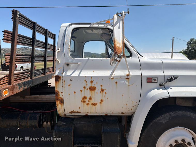 image for item ER1892 1985 GMC C7 flatbed truck