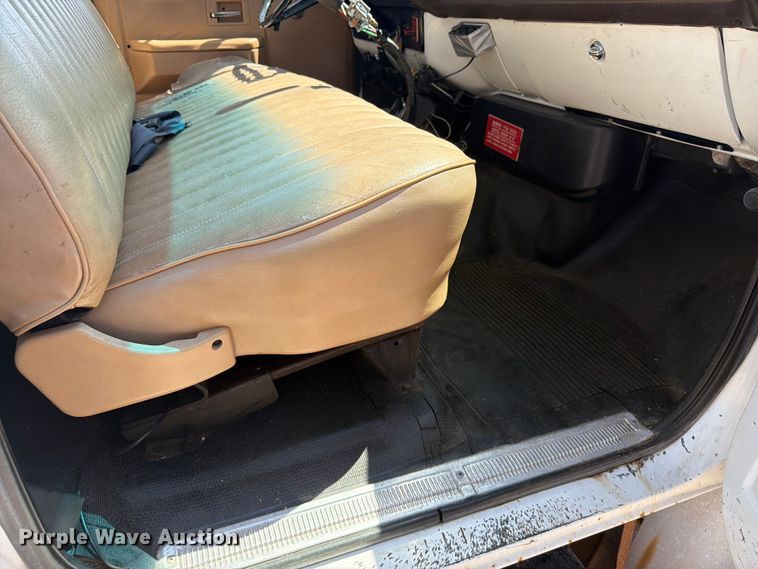 image for item ER1892 1985 GMC C7 flatbed truck