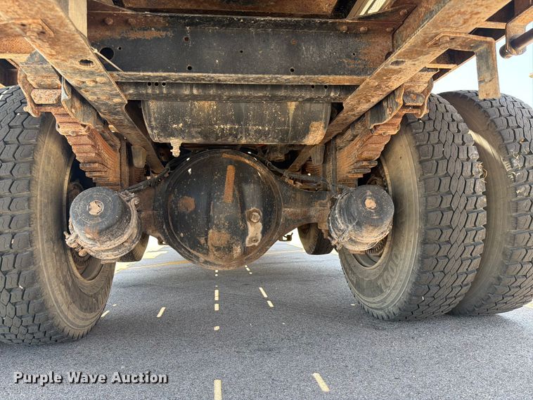 image for item ER1892 1985 GMC C7 flatbed truck