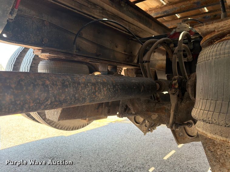 image for item ER1892 1985 GMC C7 flatbed truck