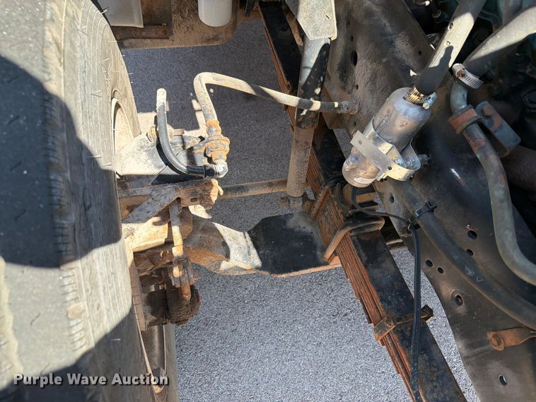 image for item ER1892 1985 GMC C7 flatbed truck