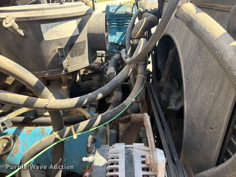 image for item ER1892 1985 GMC C7 flatbed truck