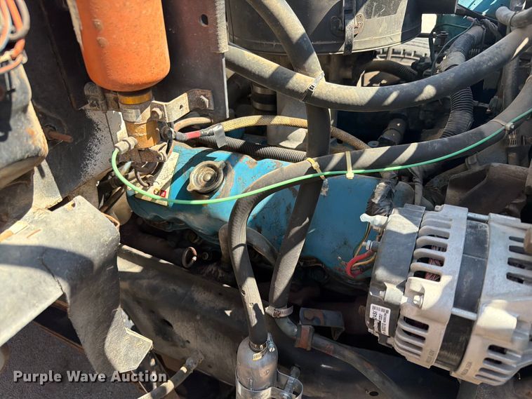 image for item ER1892 1985 GMC C7 flatbed truck