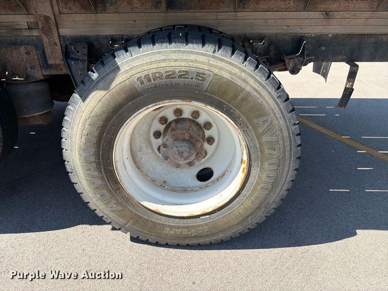 image for item ER1892 1985 GMC C7 flatbed truck