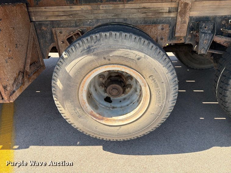 image for item ER1892 1985 GMC C7 flatbed truck