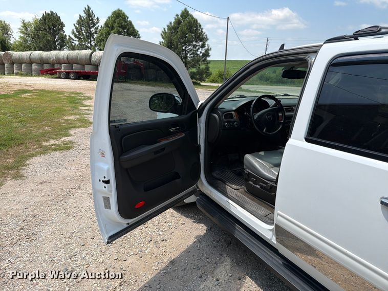 image for item ER1897 2009 Chevrolet Suburban SUV