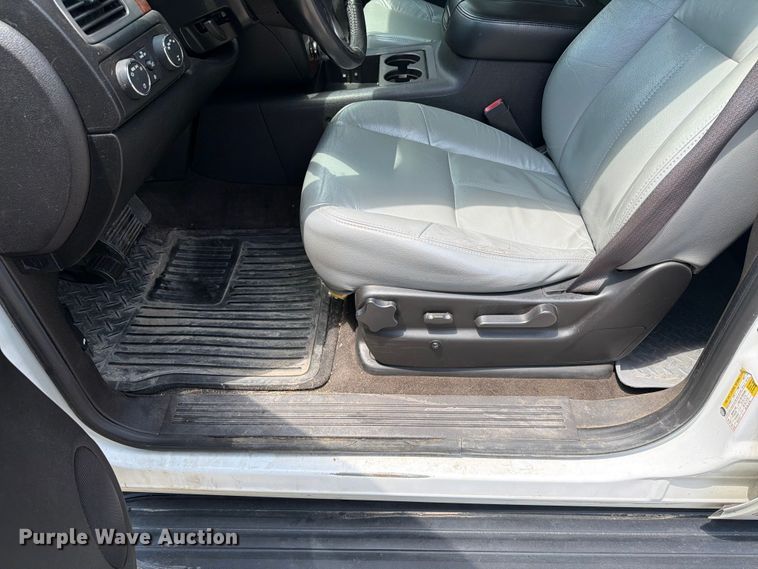 image for item ER1897 2009 Chevrolet Suburban SUV