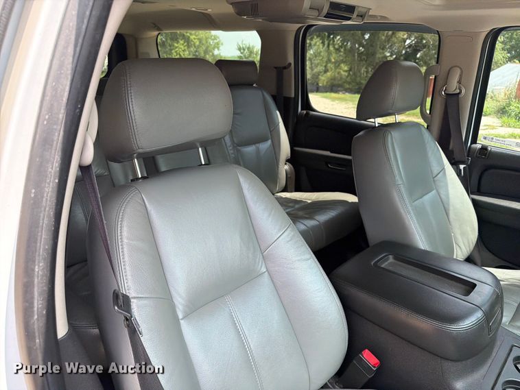 image for item ER1897 2009 Chevrolet Suburban SUV
