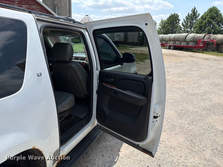 image for item ER1897 2009 Chevrolet Suburban SUV