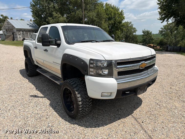image for item ER1898 2008 Chevrolet Silverado 1500 Crew Cab pickup truck