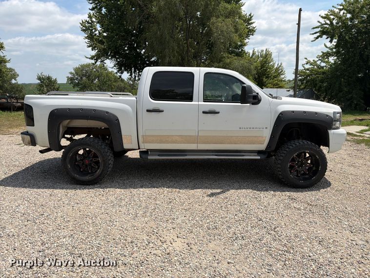 image for item ER1898 2008 Chevrolet Silverado 1500 Crew Cab pickup truck