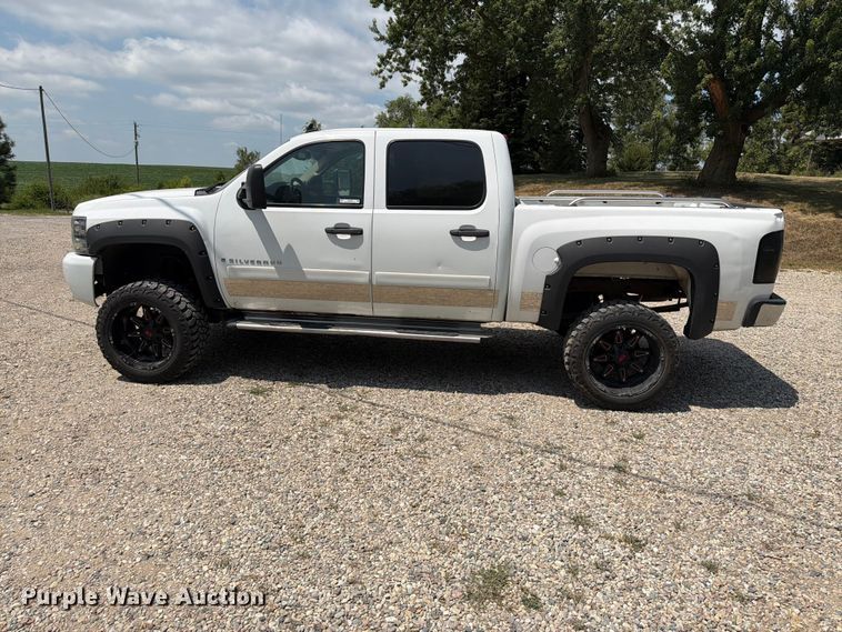 image for item ER1898 2008 Chevrolet Silverado 1500 Crew Cab pickup truck