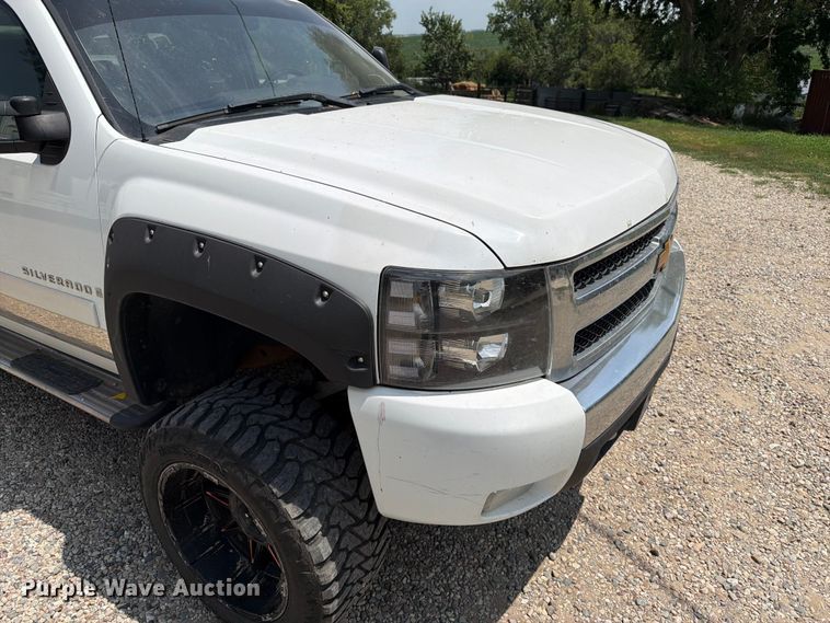image for item ER1898 2008 Chevrolet Silverado 1500 Crew Cab pickup truck