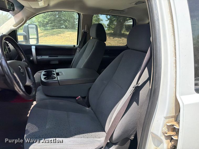 image for item ER1898 2008 Chevrolet Silverado 1500 Crew Cab pickup truck
