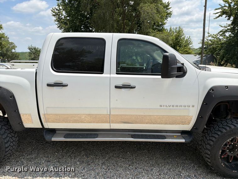 image for item ER1898 2008 Chevrolet Silverado 1500 Crew Cab pickup truck
