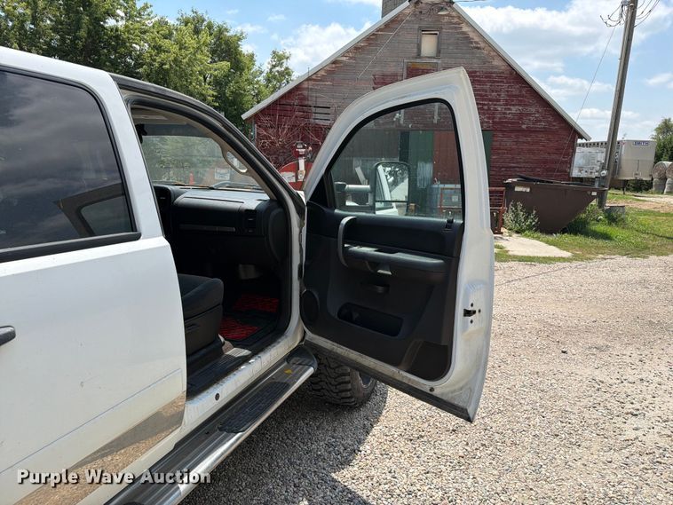 image for item ER1898 2008 Chevrolet Silverado 1500 Crew Cab pickup truck