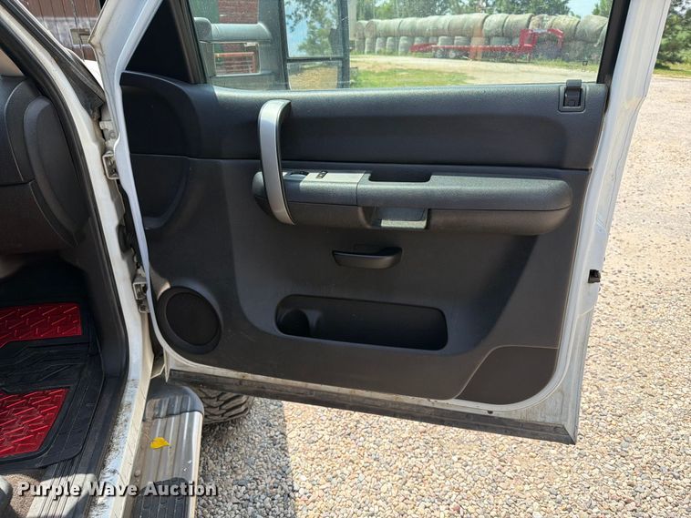 image for item ER1898 2008 Chevrolet Silverado 1500 Crew Cab pickup truck