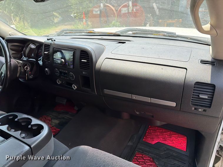 image for item ER1898 2008 Chevrolet Silverado 1500 Crew Cab pickup truck
