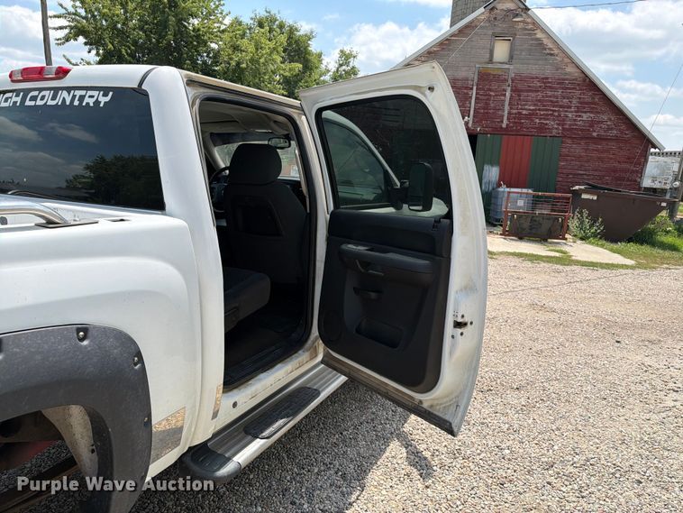 image for item ER1898 2008 Chevrolet Silverado 1500 Crew Cab pickup truck