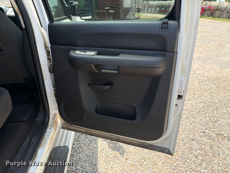 image for item ER1898 2008 Chevrolet Silverado 1500 Crew Cab pickup truck