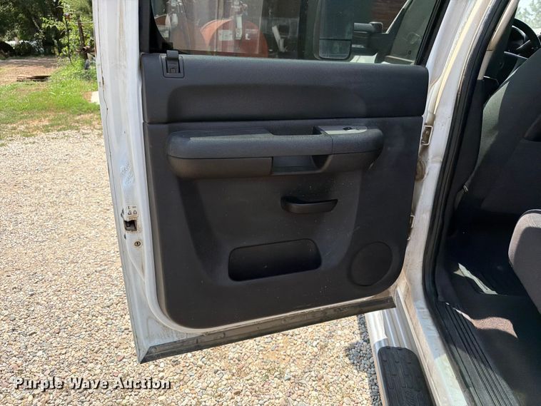 image for item ER1898 2008 Chevrolet Silverado 1500 Crew Cab pickup truck