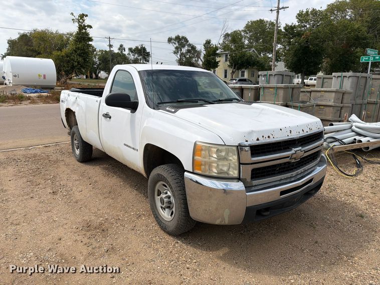 image for item ER1903 2007 Chevrolet Silverado 2500HD pickup truck