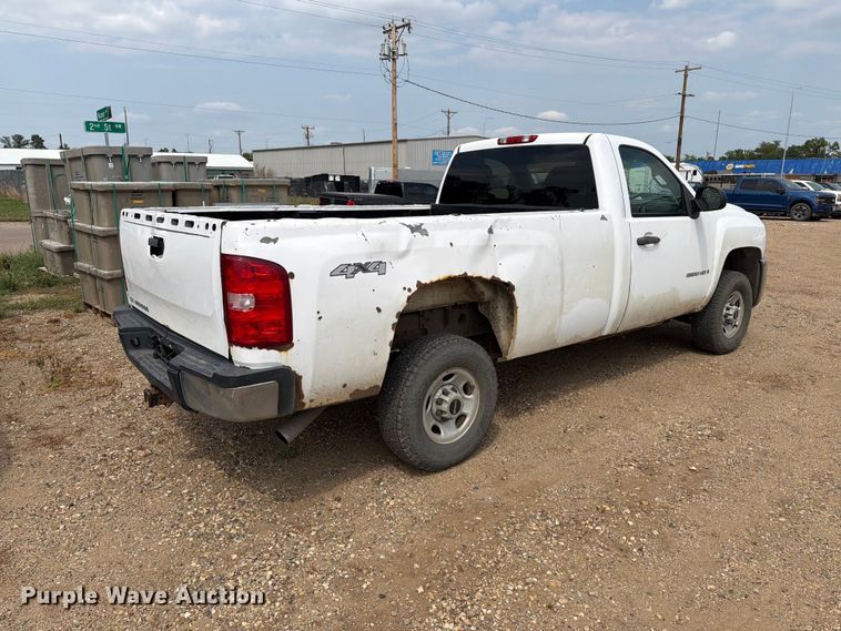 image for item ER1903 2007 Chevrolet Silverado 2500HD pickup truck