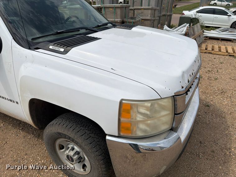 image for item ER1903 2007 Chevrolet Silverado 2500HD pickup truck