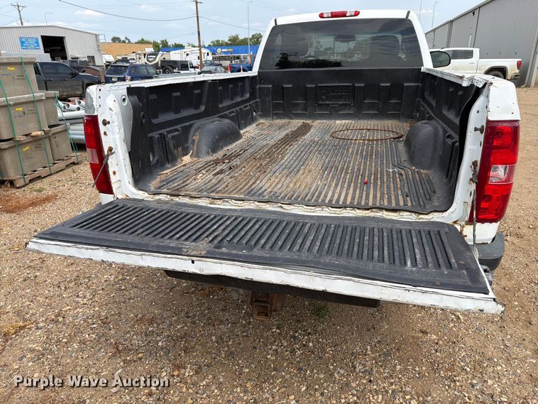 image for item ER1903 2007 Chevrolet Silverado 2500HD pickup truck