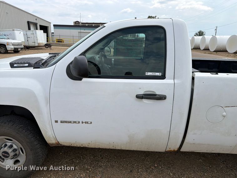 image for item ER1903 2007 Chevrolet Silverado 2500HD pickup truck