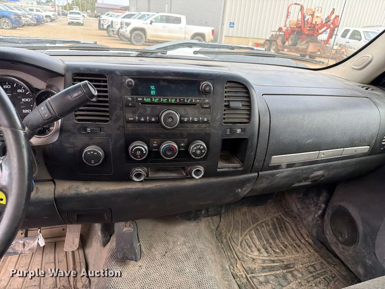 image for item ER1903 2007 Chevrolet Silverado 2500HD pickup truck